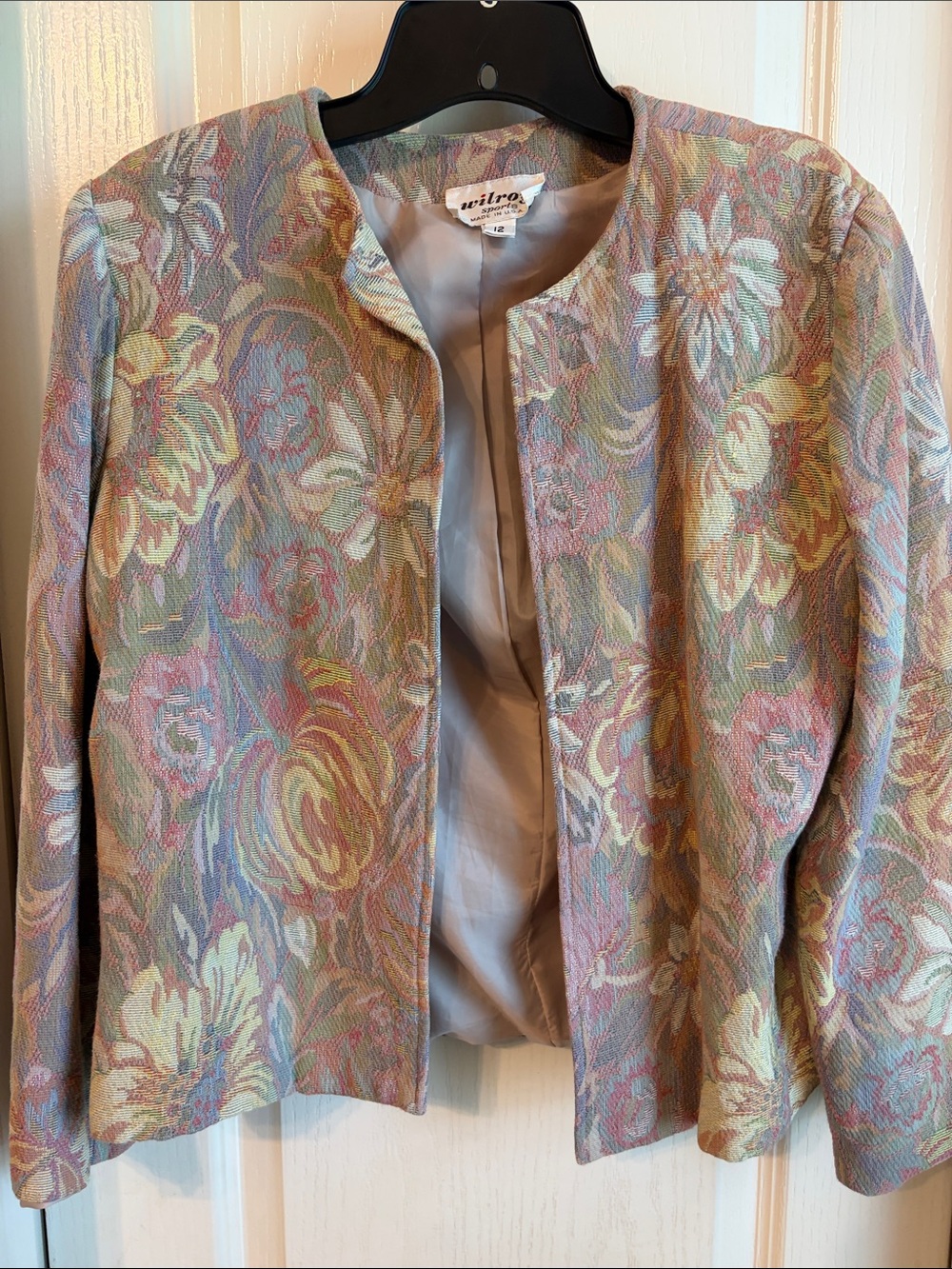 Floral Pastel Textured Blazer in Multicolor Pastels